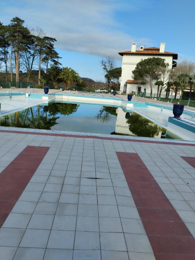 Cote Basque Apartment Urrugne Bagian luar foto